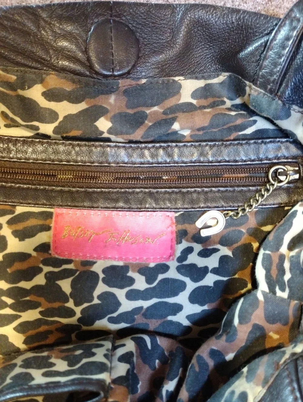 🩷 Y2K Betsey Johnson Brown Leather Slouchy Studded Hobo Bag
